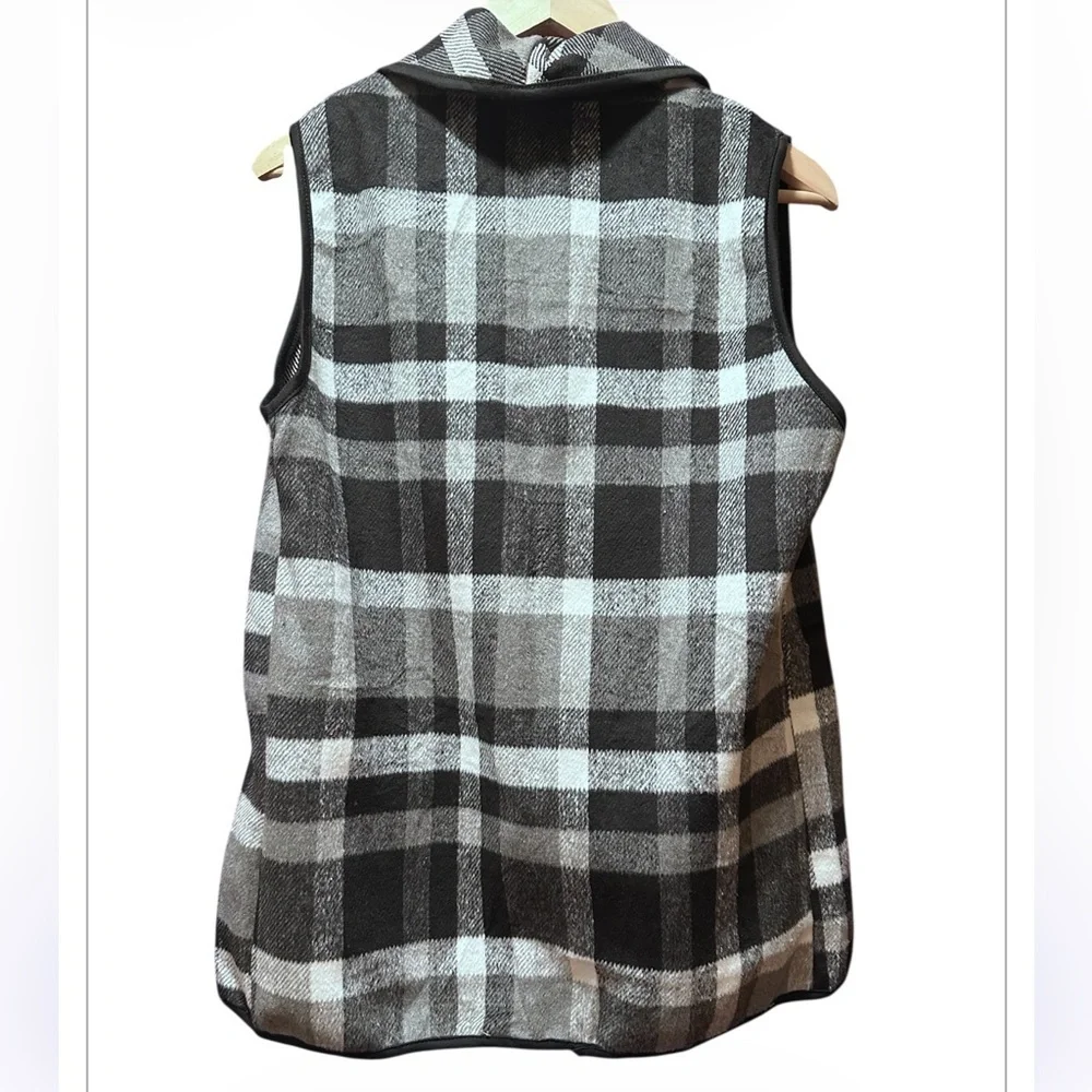 Yacun Black and White Plaid Vest with Pockets